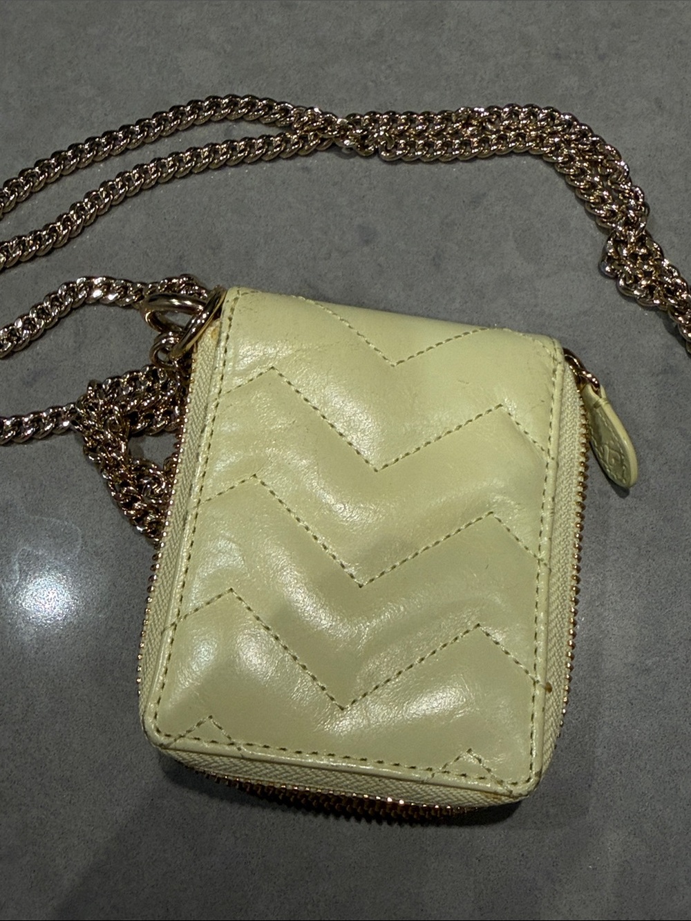Sandro Pale Yellow Quilted Crossbody Card Wallet with Gold Chain - Picture 5 of 5
